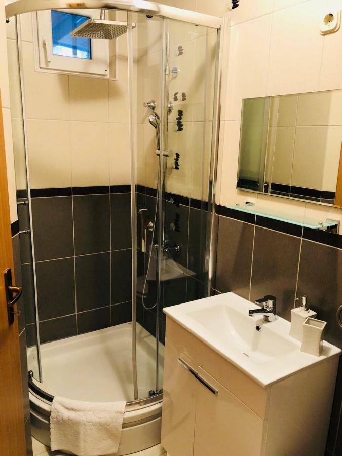 Apartman Stevic Pisak Eksteriør billede